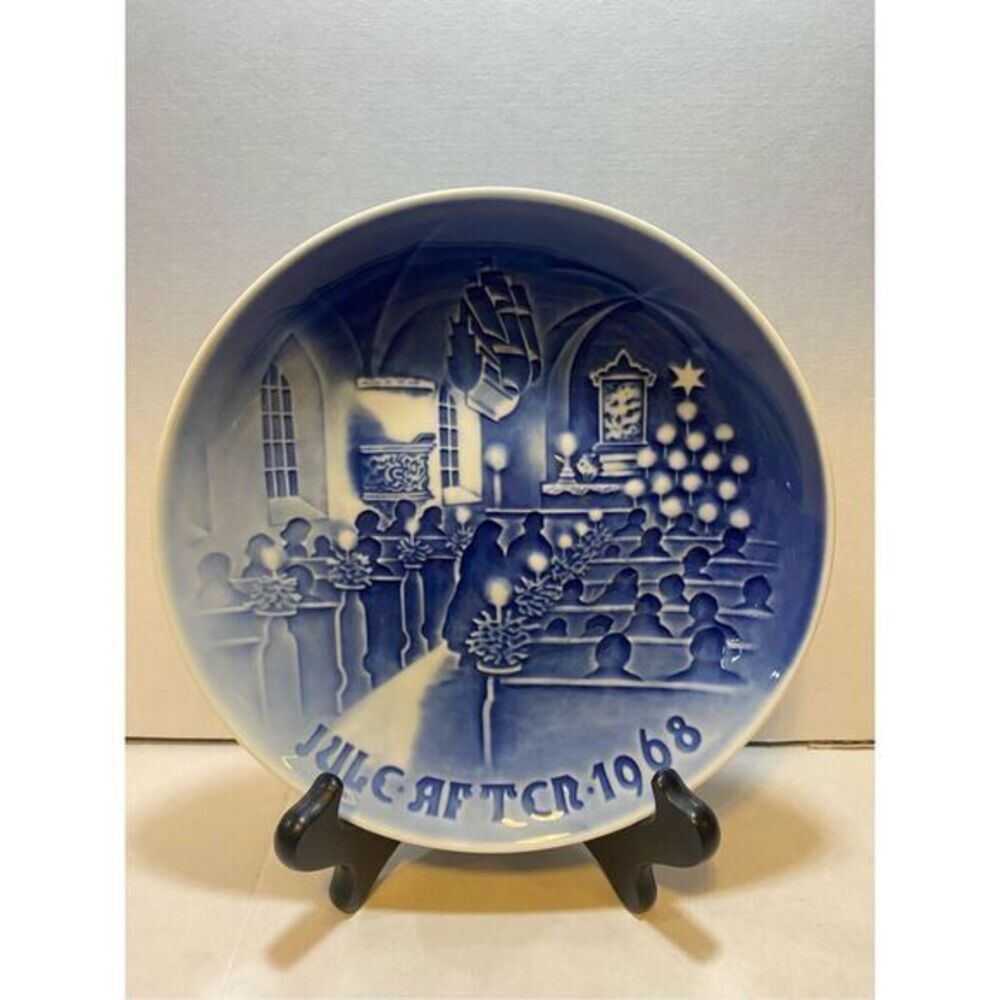 1968 B&G "Christmas in Church" Bing‎ & Grondahl, Denmark, Porcelain Plate, Blue